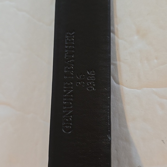 Mens Dark Brown Leather Belt w/ Gold tone Buckle Neutral Minimalist FLAW Sz.M/L - Picture 6 of 9